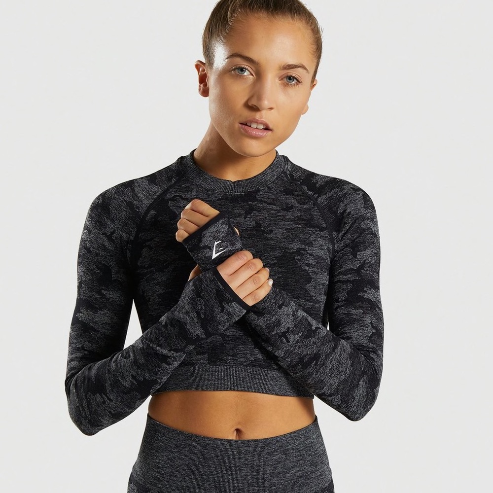 Gym shark Camo sleeveless long sleeve crop top NWT